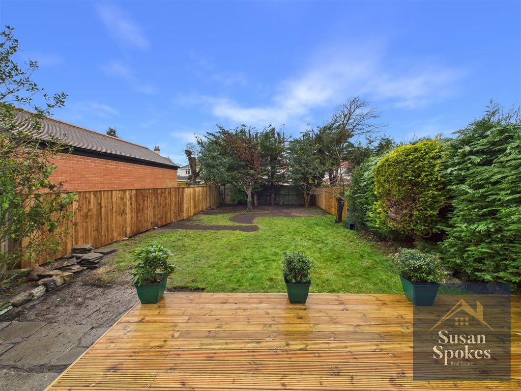 Property photo 2 of 33 Cam01858G0-Pr0218-Still036.Jpg