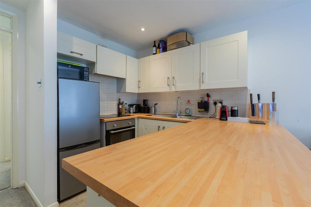 Property photo 3 of 10 160 Maypole Road-5.Jpg