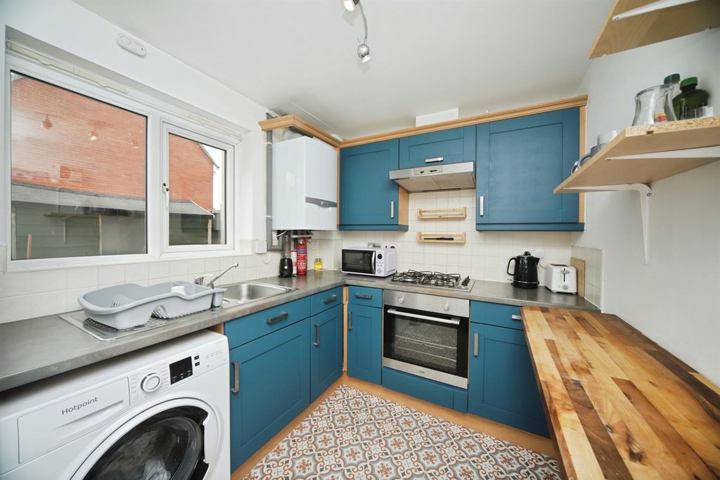 Property photo 3 of 16