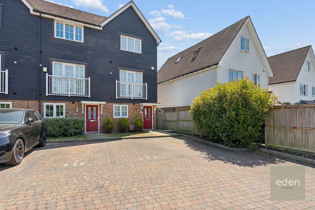 Property photo 1 of 25