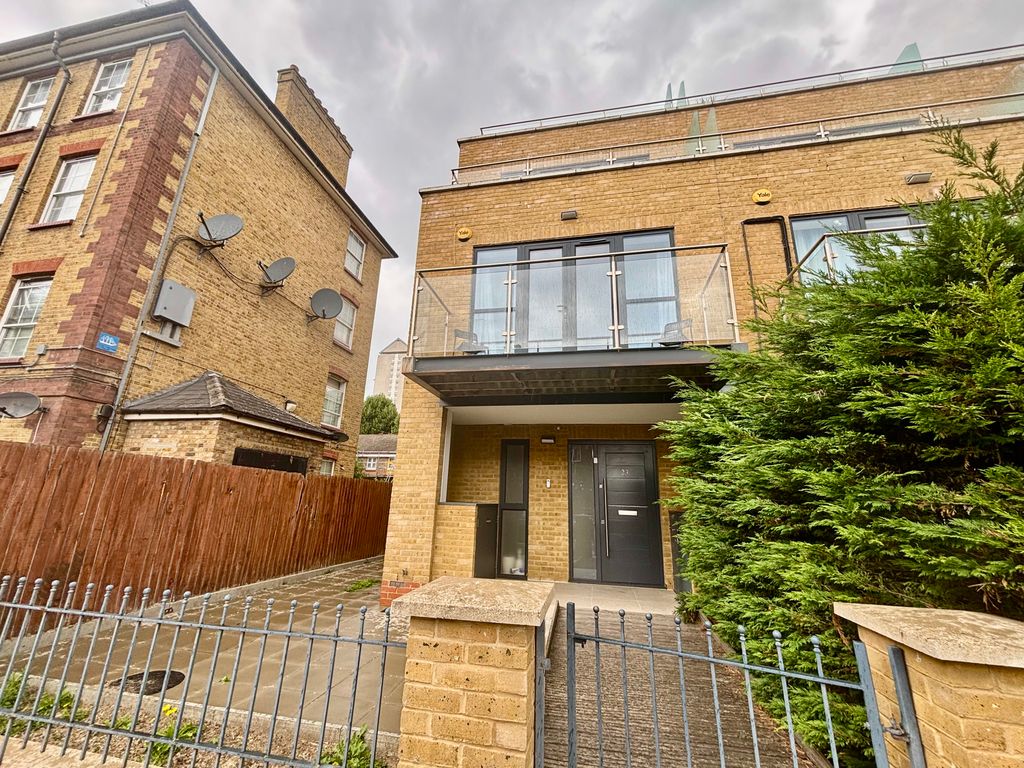 Property photo 1 of 28
