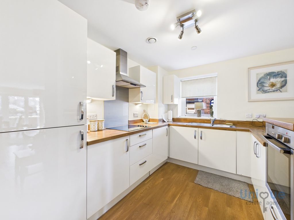 Property photo 2 of 25