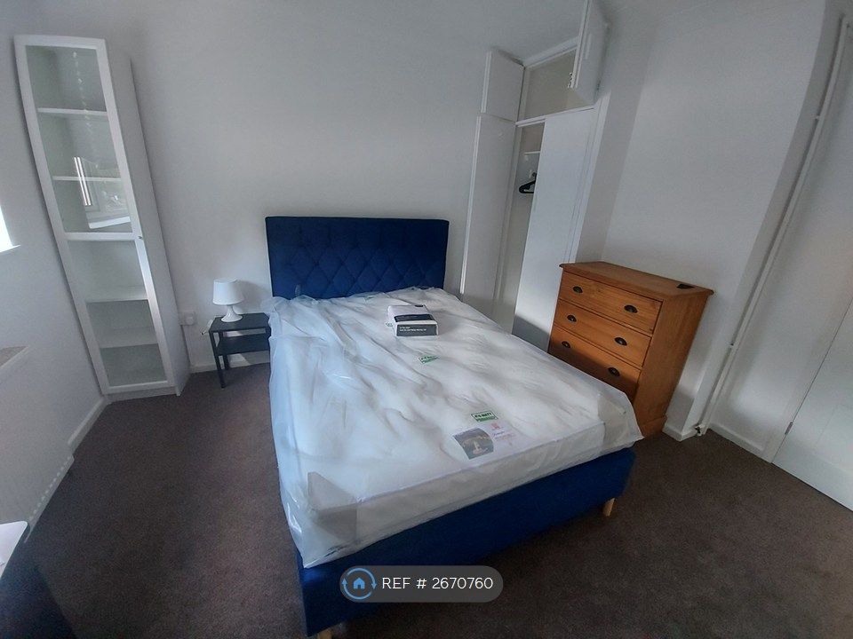 Property photo 2 of 9 Bedroom 1