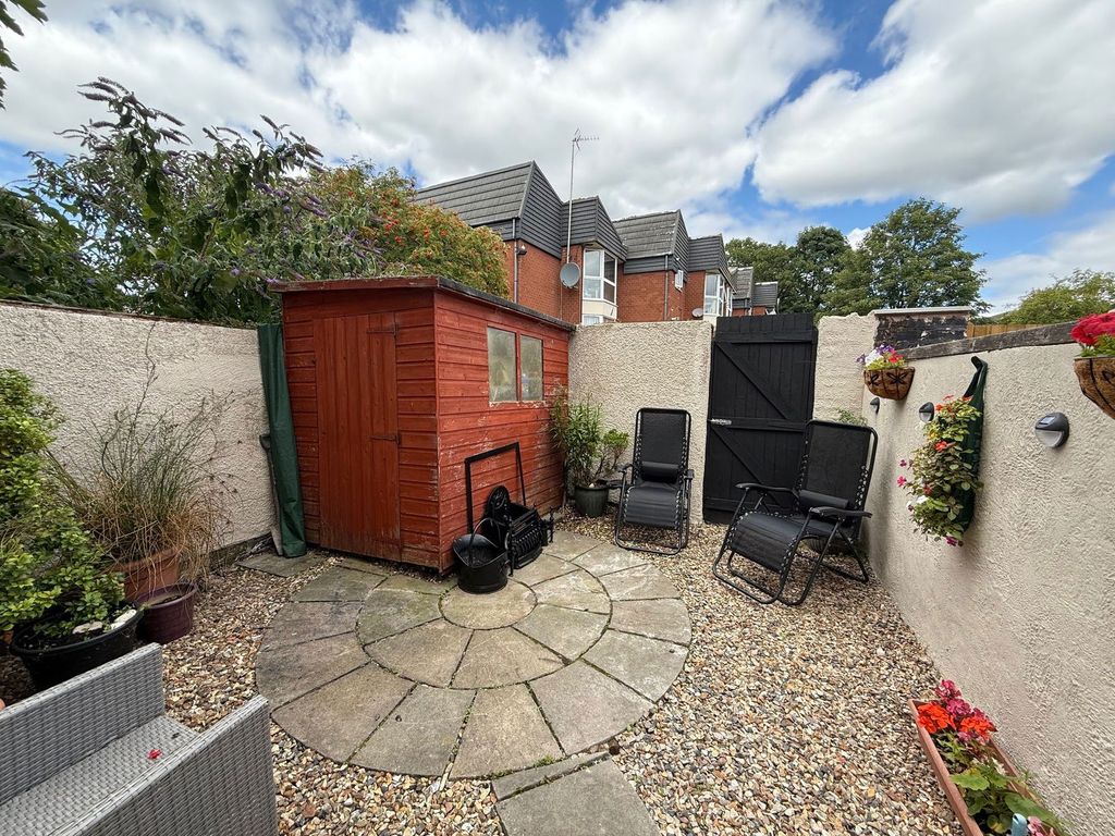 Property photo 2 of 10