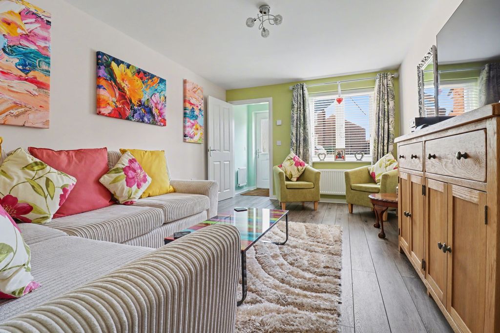 Property photo 2 of 13