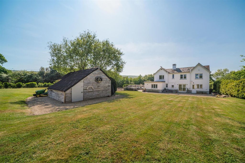 Property photo 1 of 39