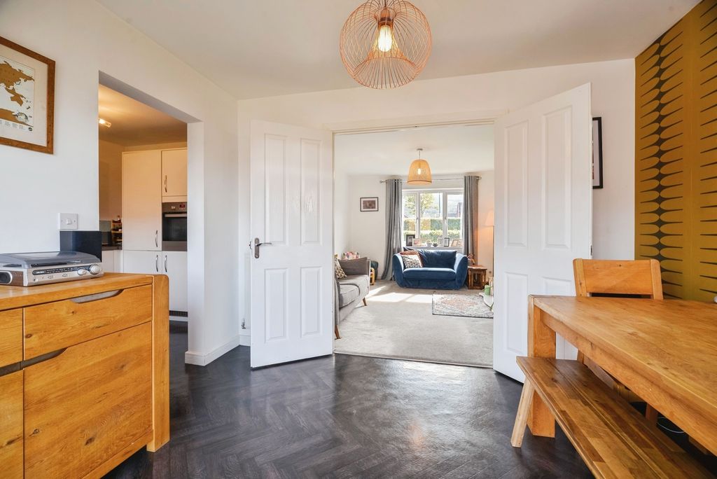 Property photo 3 of 17 Pbox-Img.Jpg