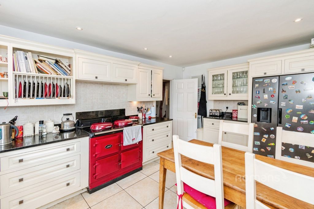 Property photo 3 of 16 Pbox-Img.Jpg