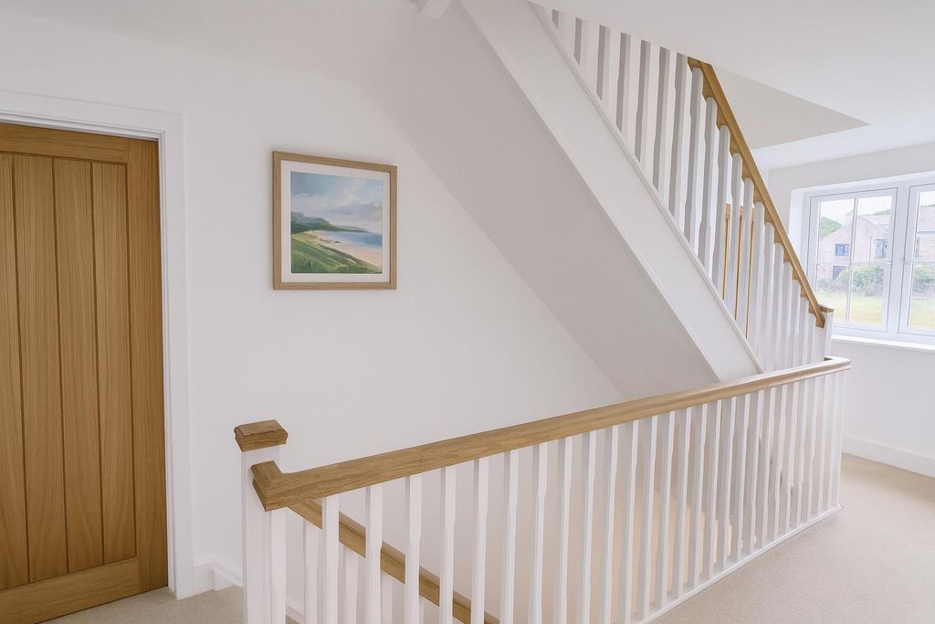Property photo 3 of 18 Staircase.Png