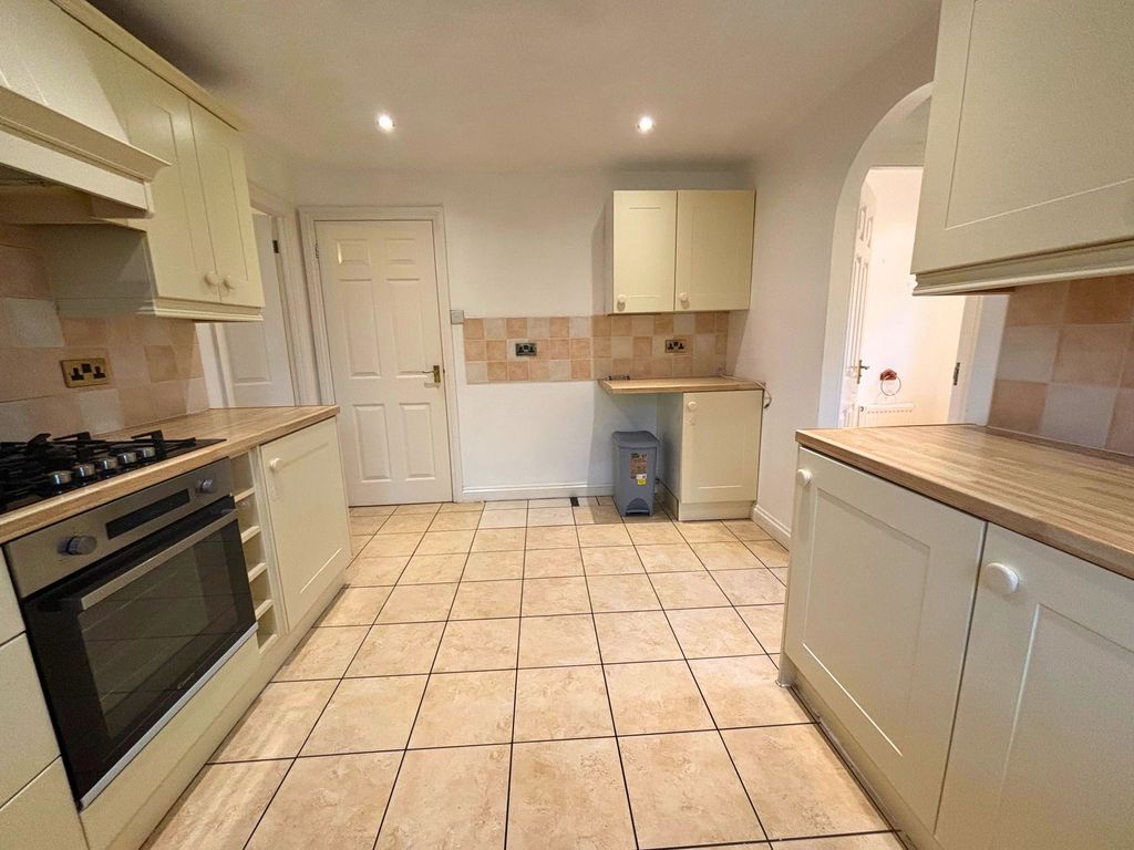 Property photo 2 of 29 Kitchen