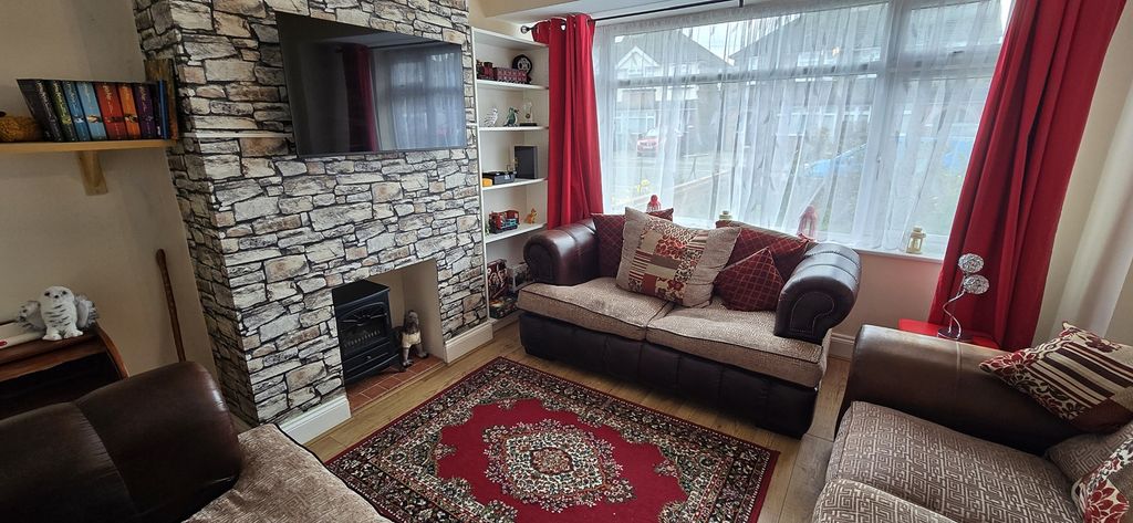 Property photo 2 of 6 Living Room