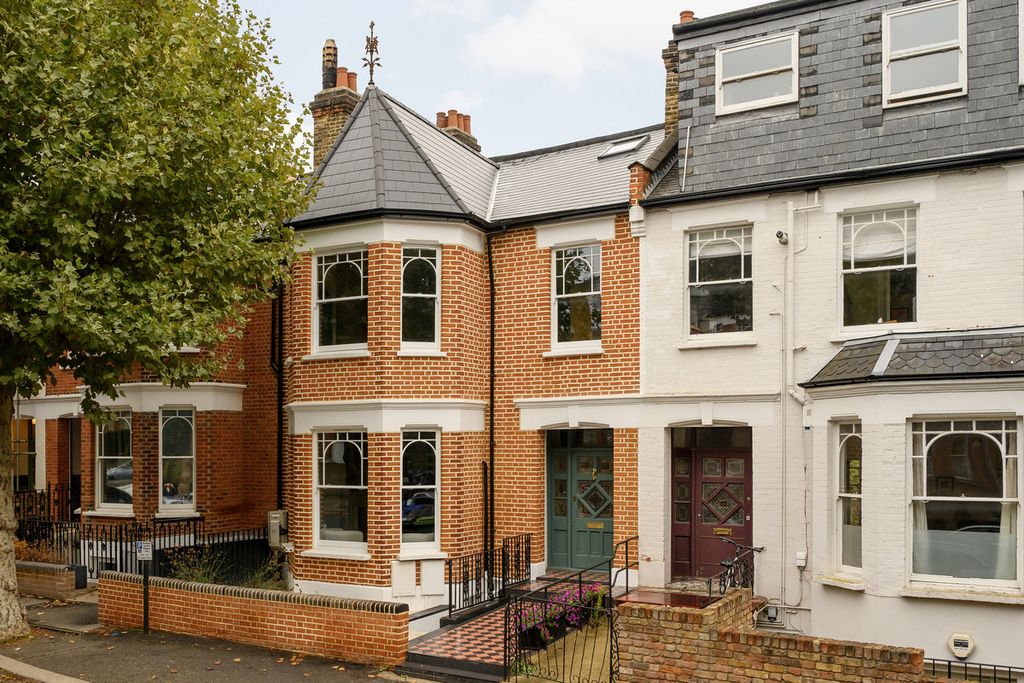 Property photo 1 of 42