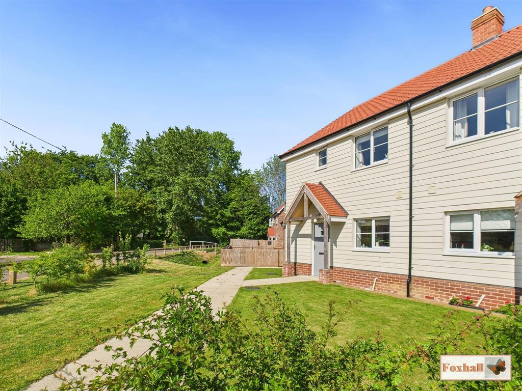 Property photo 3 of 35 Front Garden