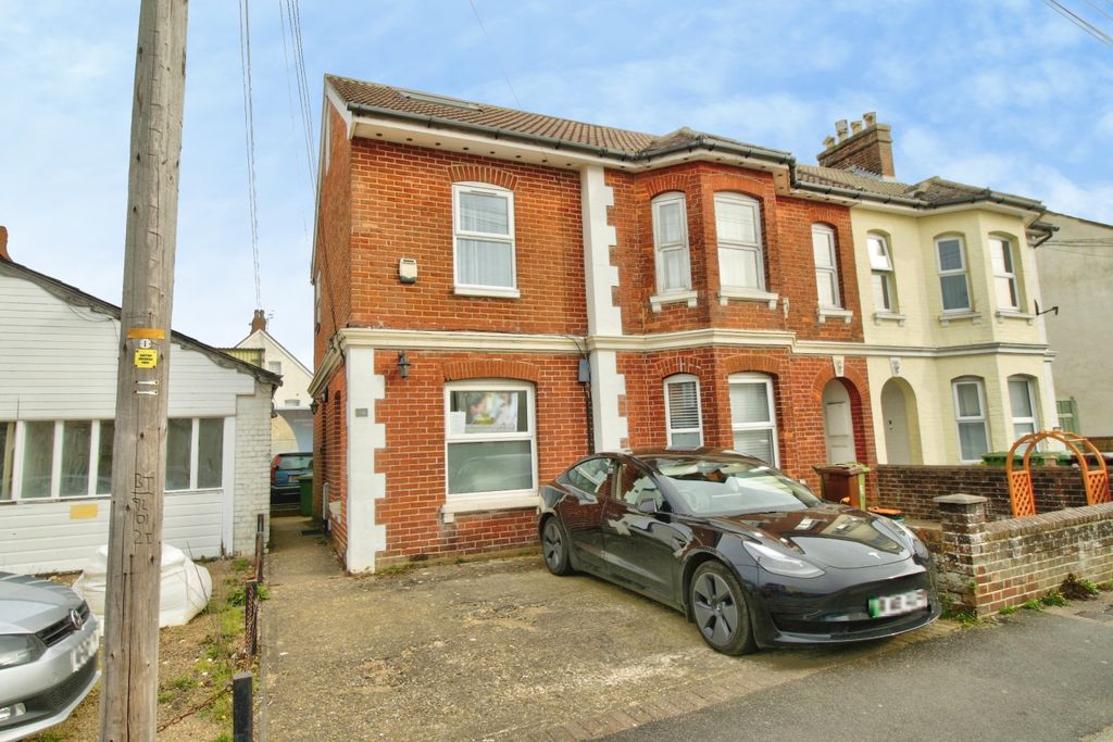 Property photo 2 of 7 A98F4B91-44A9