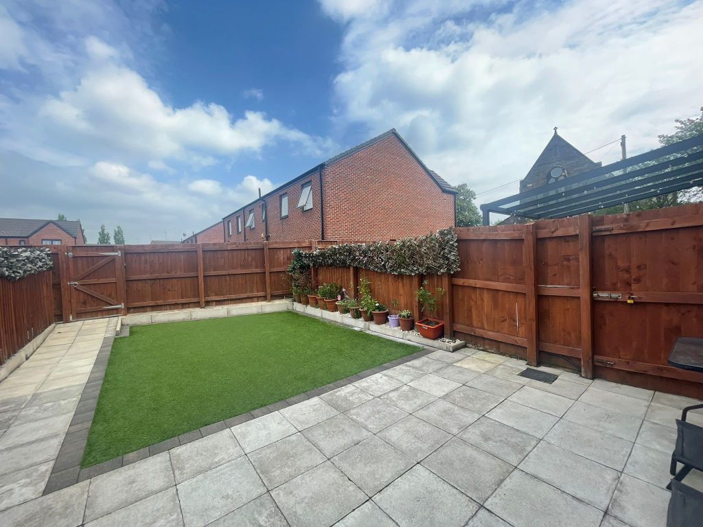 Property photo 3 of 10 Garden