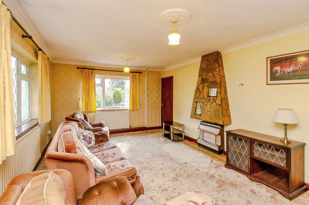 Property photo 2 of 17 Photo
