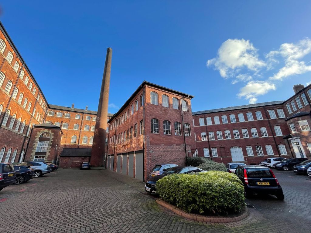 Property photo 1 of 9 Outside