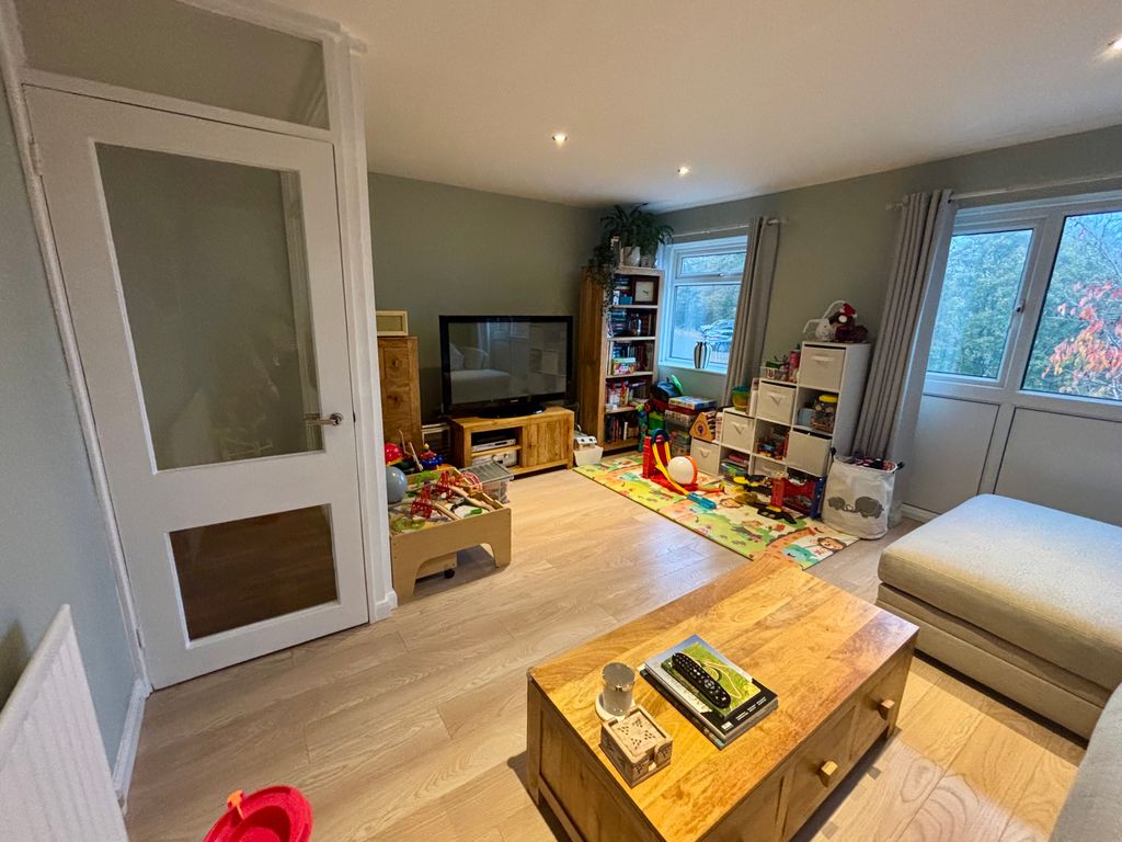 Property photo 3 of 11 Image