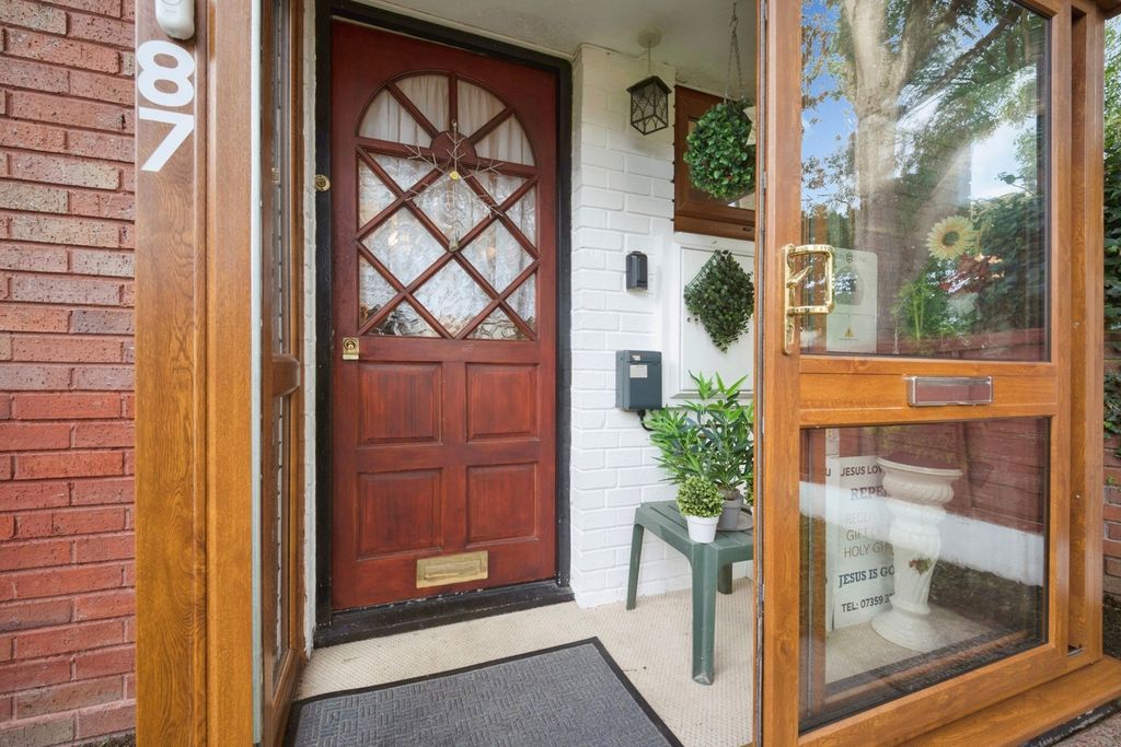 Property photo 3 of 36 Pbox-Img.Jpg