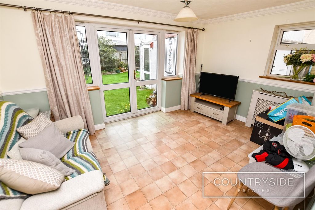 Property photo 2 of 14 Sitting/Dining Room