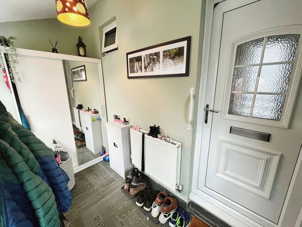 Property photo 2 of 15 Entrance Porch