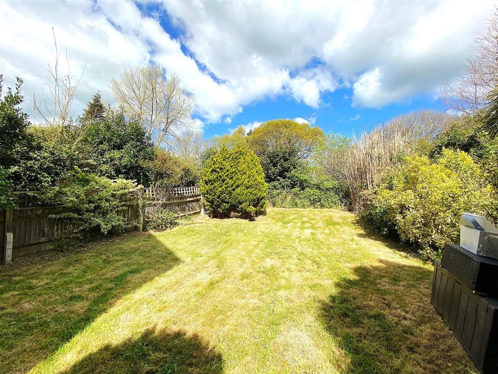 Property photo 2 of 12 125 Dorset Rd - Garden1.Jpg