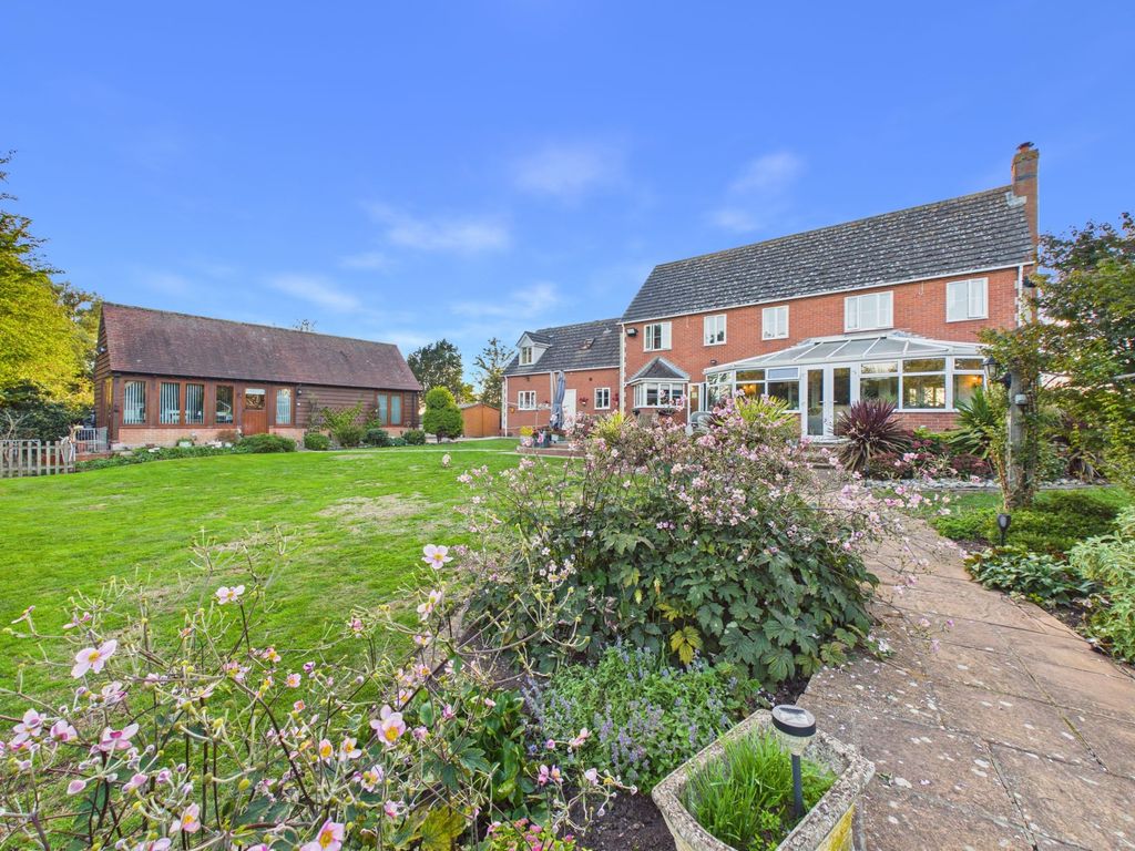 Property photo 3 of 45
