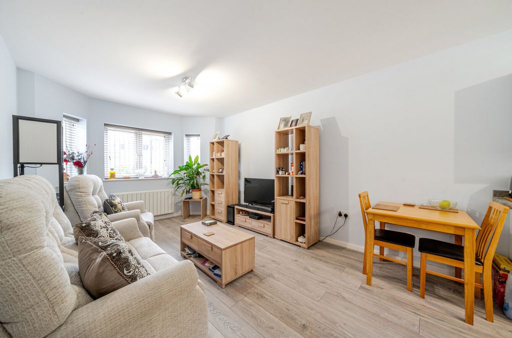 Property photo 2 of 20 1334496-2-6895Db0...