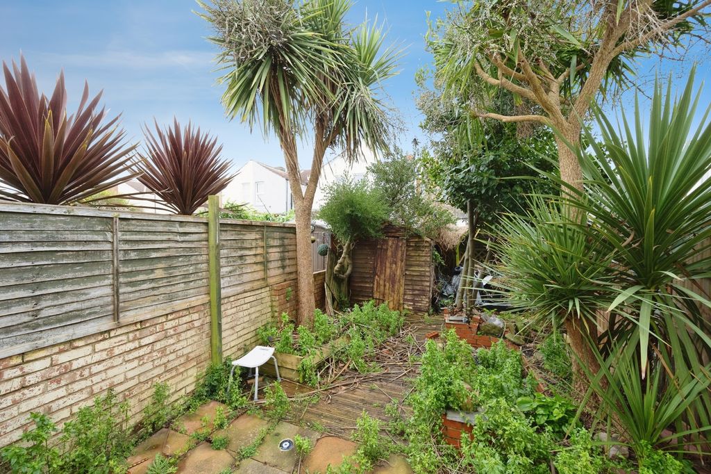 Property photo 2 of 10 Pbox-Img.Jpg