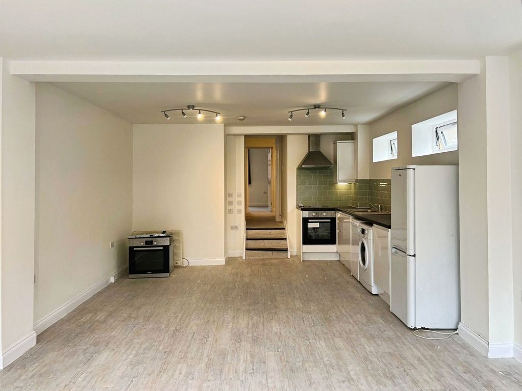Property photo 3 of 10 Pbox-Img.Jpg