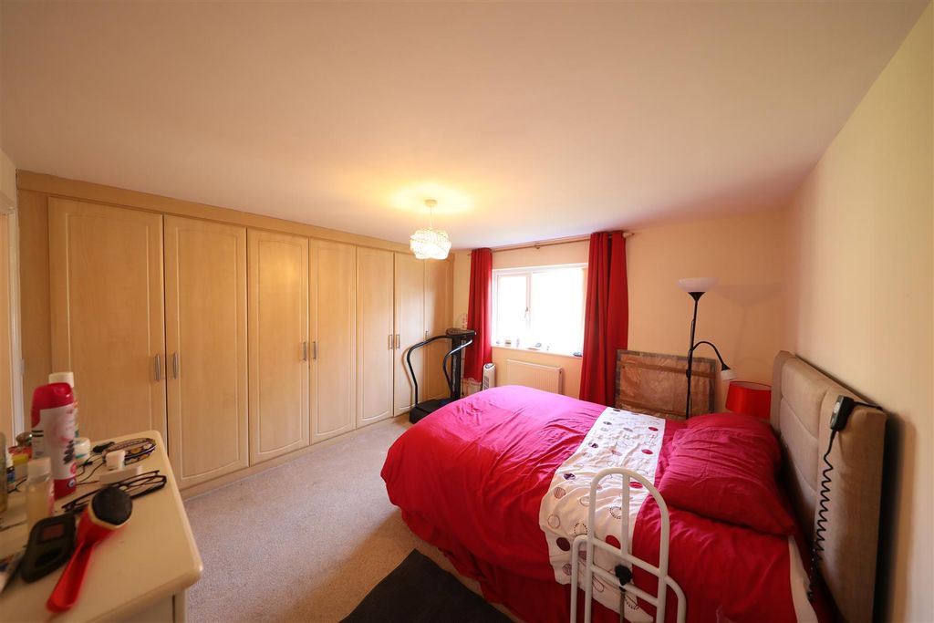 Property photo 3 of 13 Bedroom 1
