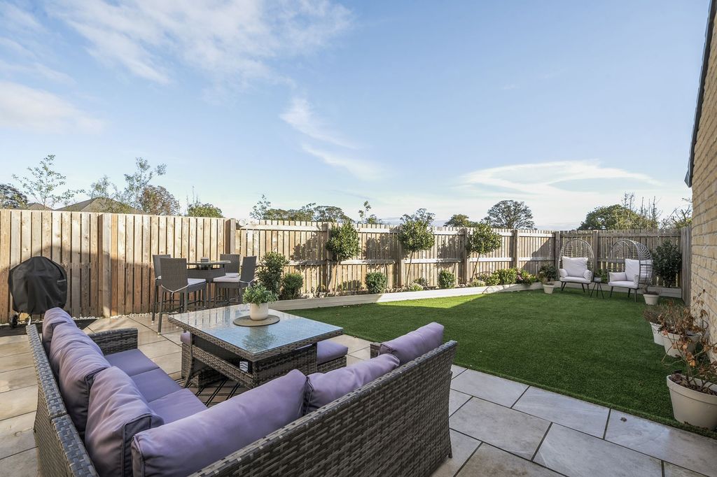 Property photo 3 of 21