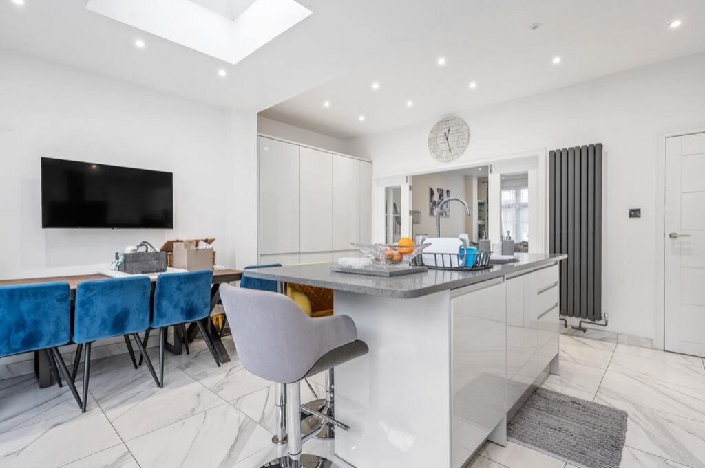 Property photo 3 of 23