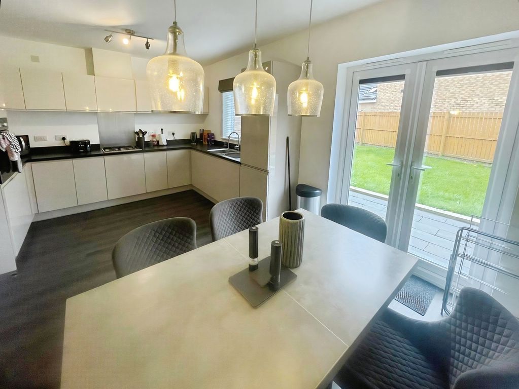 Property photo 2 of 12 Photo 11