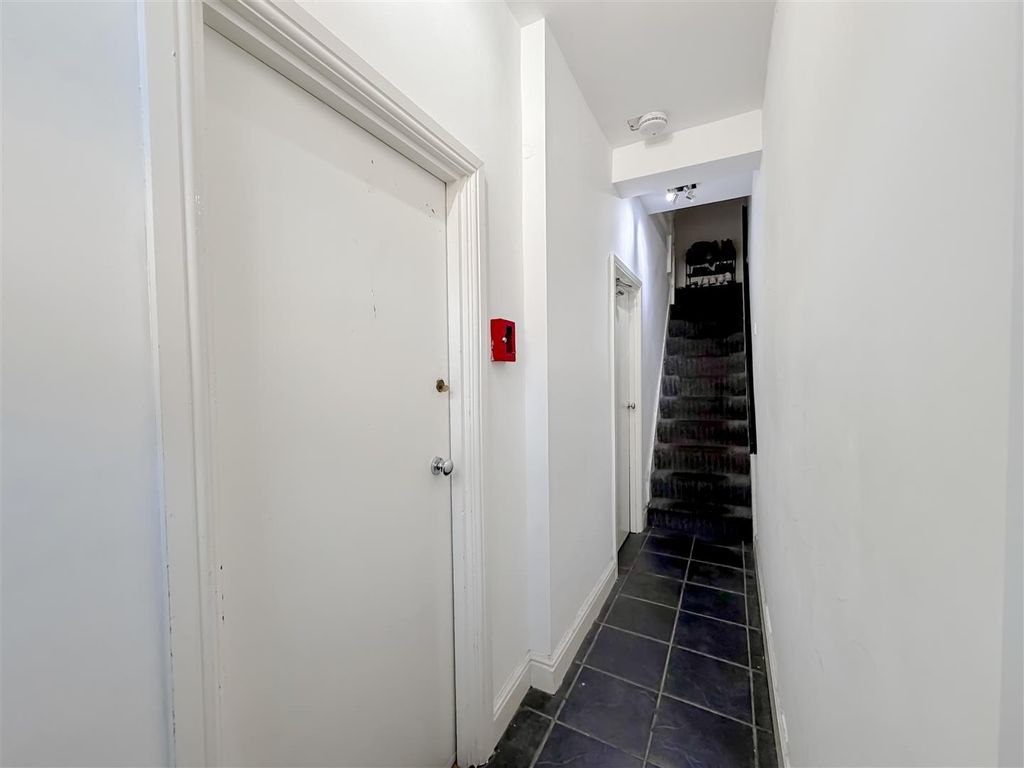 Property photo 3 of 23 1777297031_5_E1.Jpg