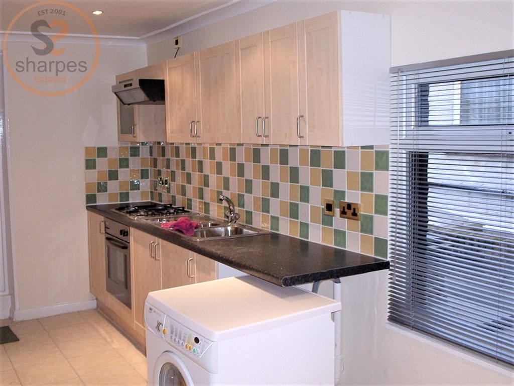 Property photo 1 of 9 2. Kitchen