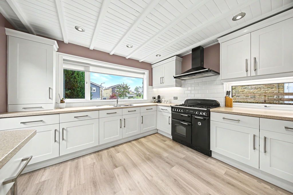 Property photo 2 of 32 Kitchen
