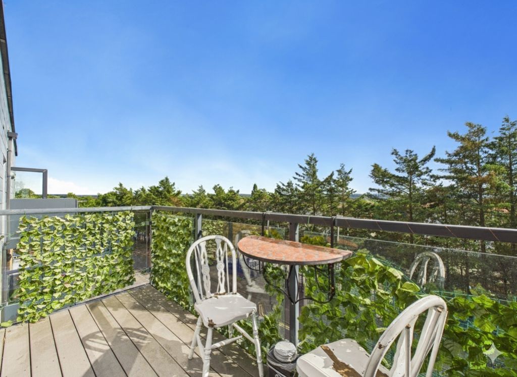 Property photo 1 of 15 Presented By Nicoleta At Ewemove Bexleyheath And D