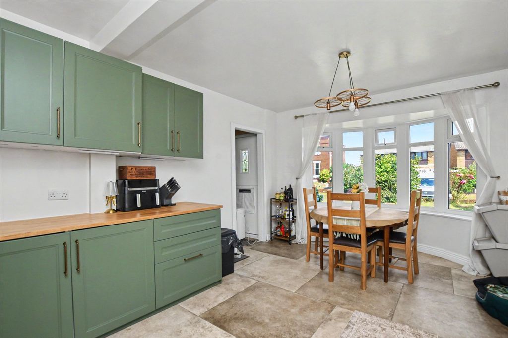 Property photo 3 of 18 Picture No. 04
