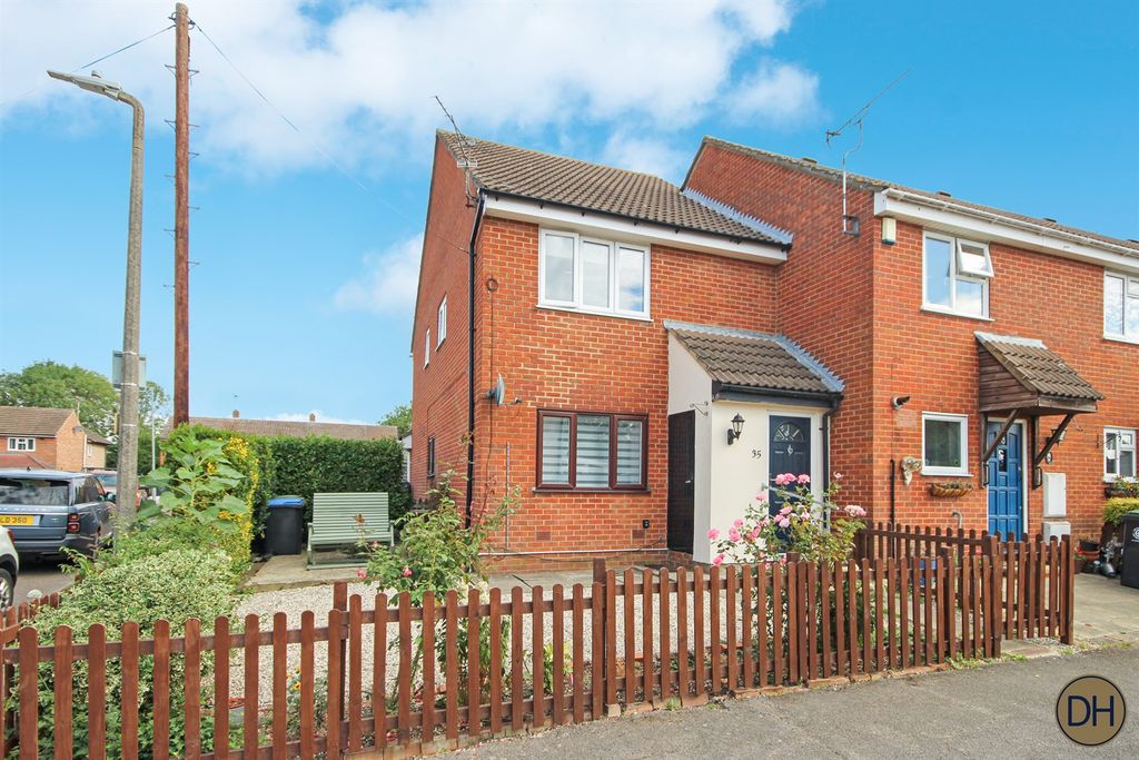 Property photo 1 of 9 Cunningham Rise