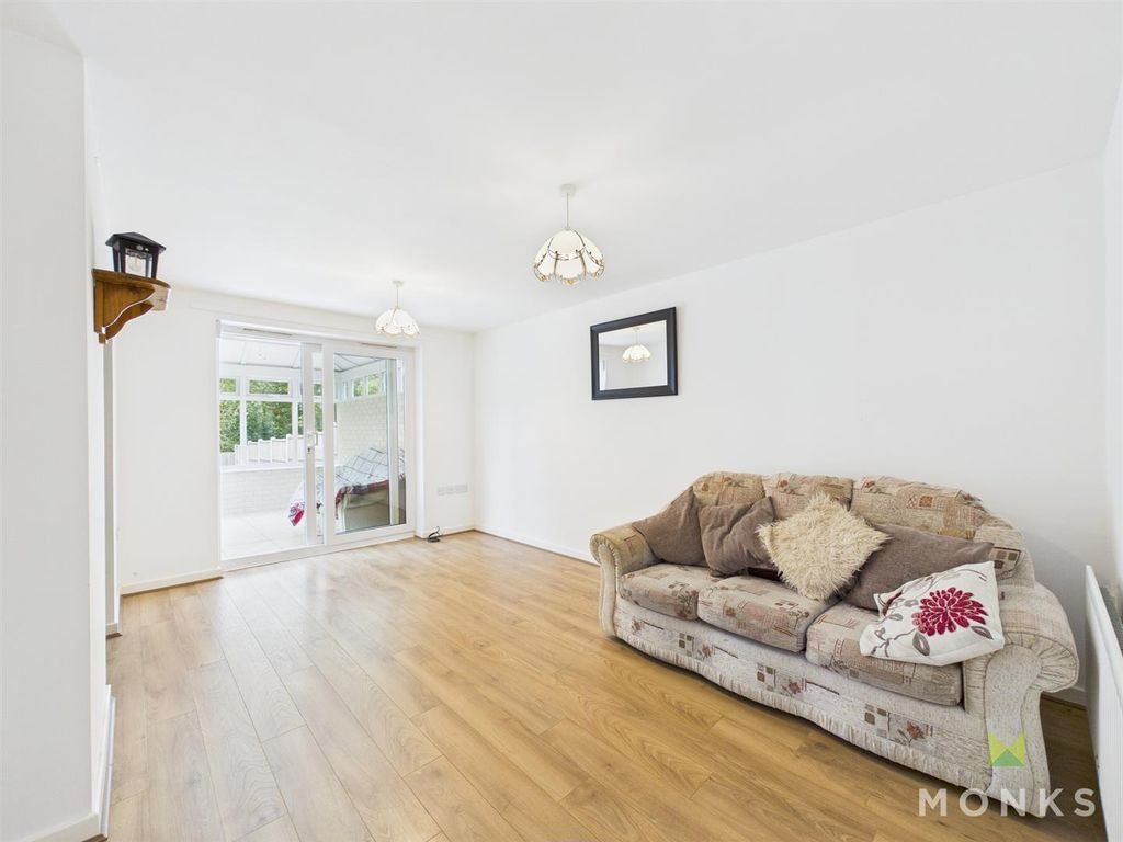 Property photo 3 of 13 Cam01420G0-Pr0787-Still001.Jpg