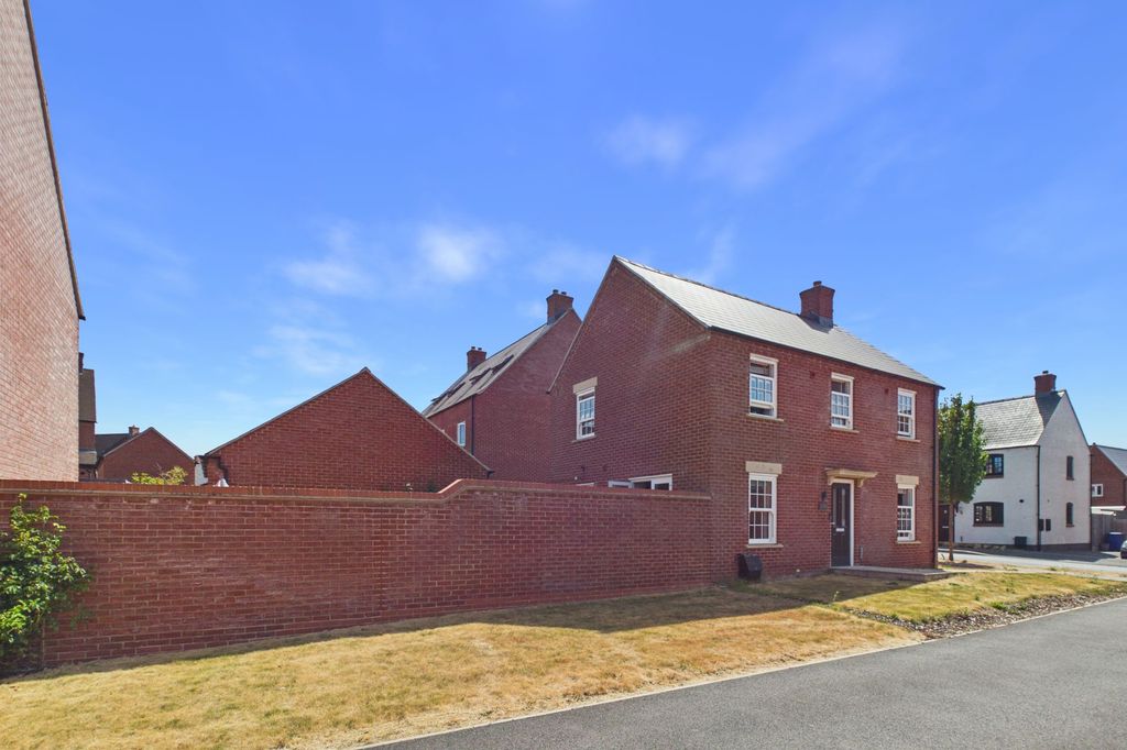 Property photo 2 of 22