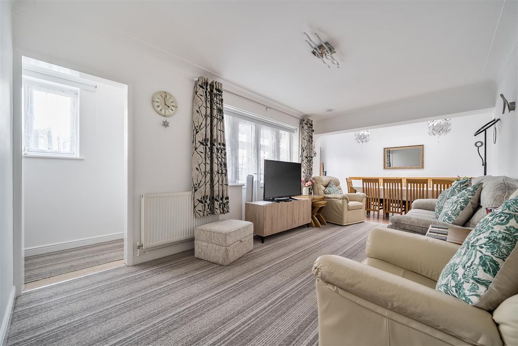 Property photo 3 of 24 1375864-23-690A429d25Ebe.Jpg