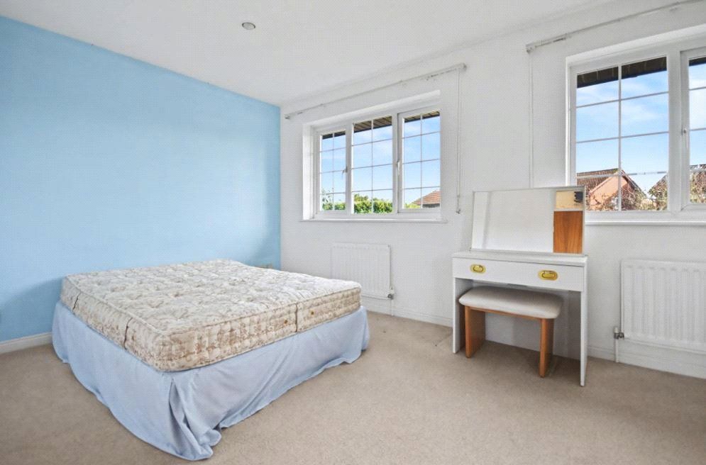 Property photo 3 of 8 Picture No. 12