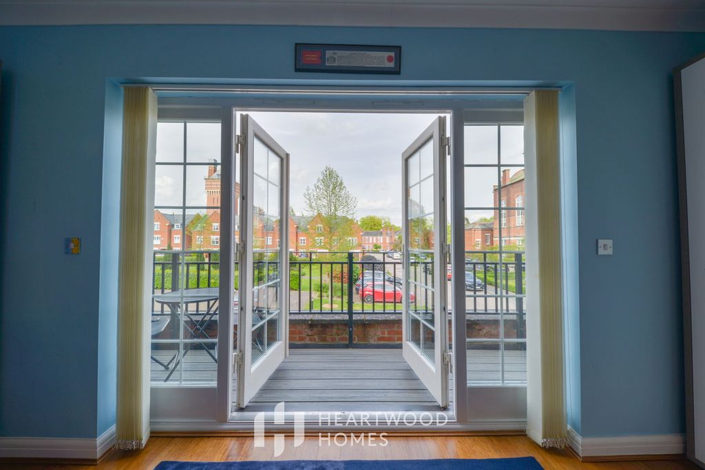 Property photo 2 of 25