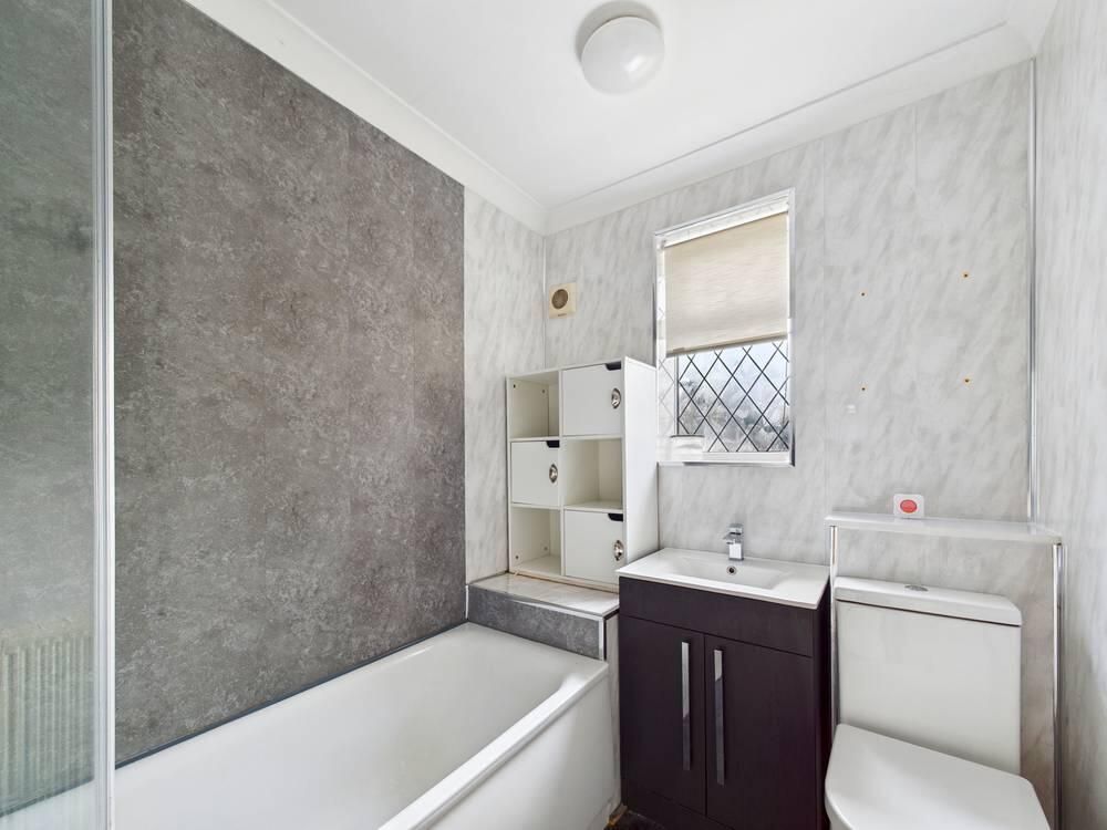 Property photo 3 of 12 Bathroom