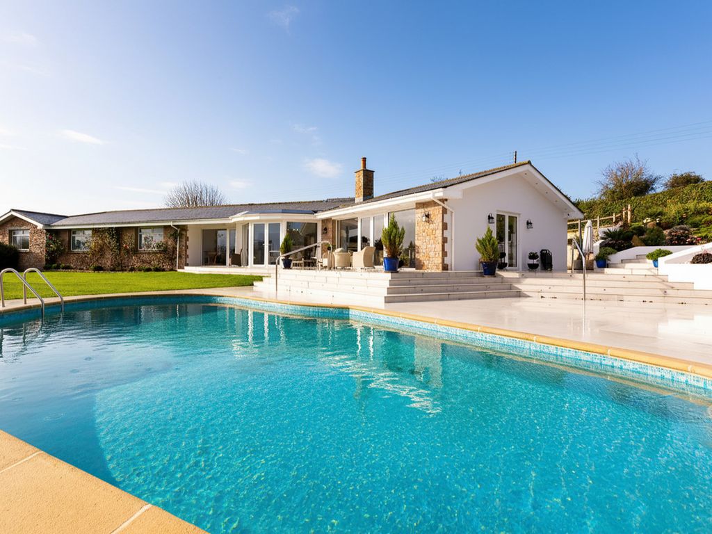 Property photo 2 of 34