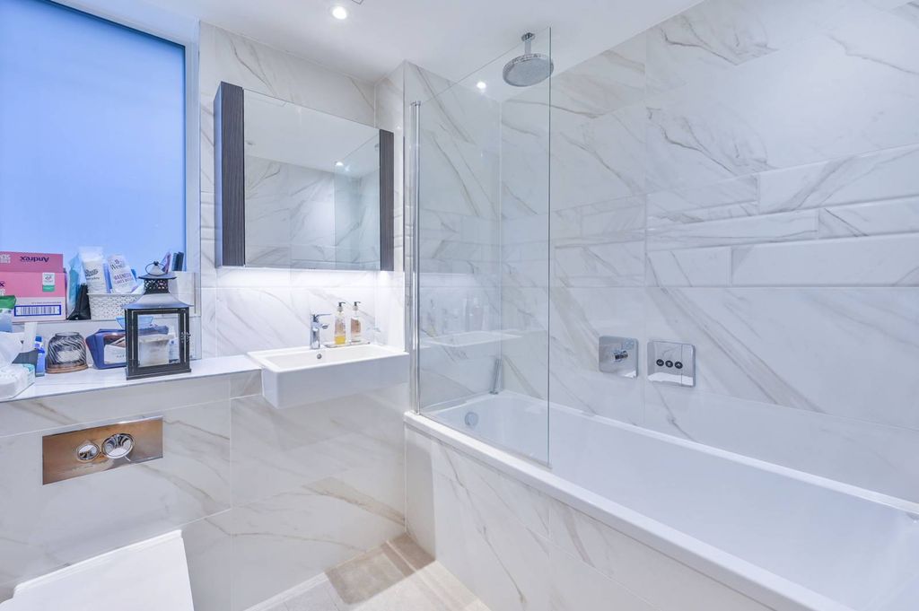 Property photo 3 of 6