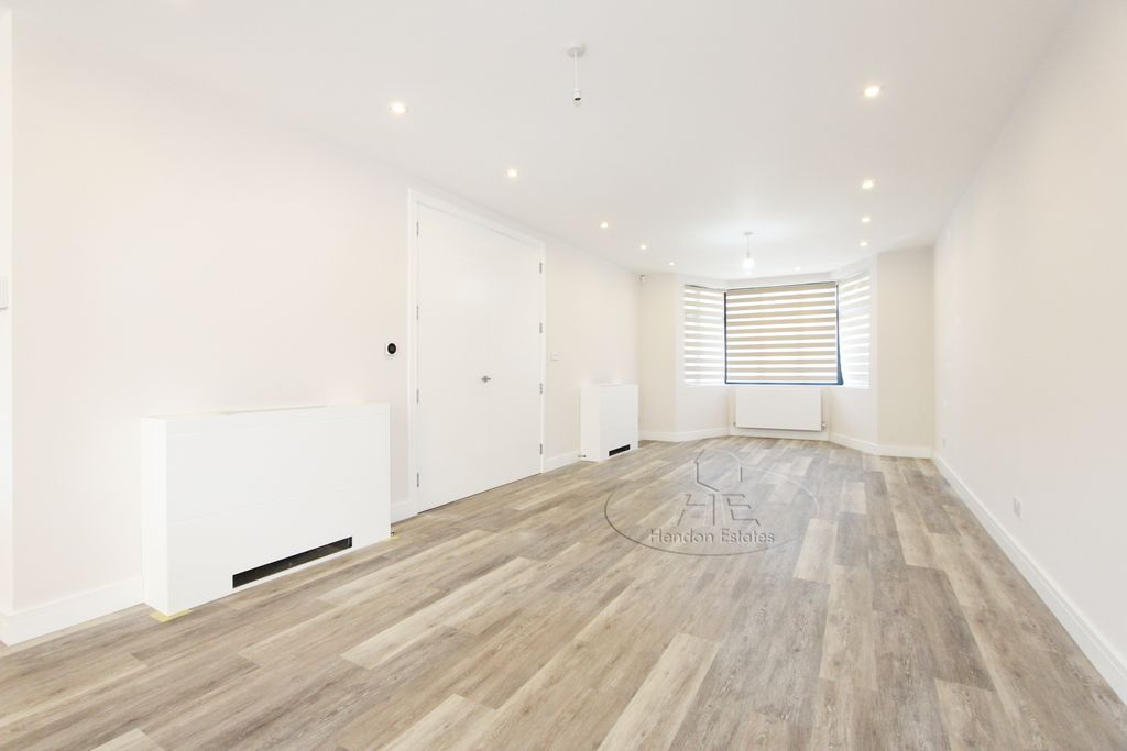 Property photo 3 of 25