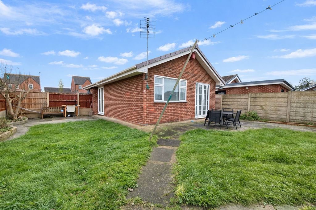 Property photo 2 of 9 Garden